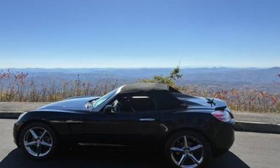 2007 Saturn SKY Base