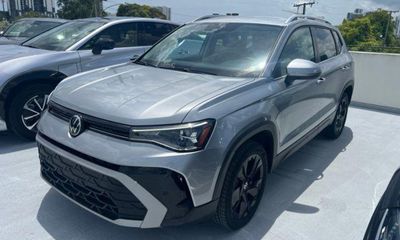 2025 Volkswagen Taos SE
