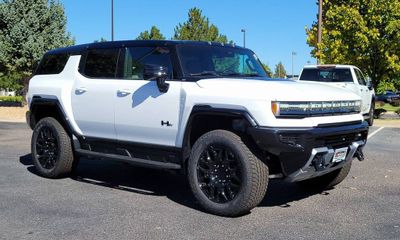 2026 GMC Hummer EV SUV 2X