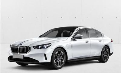 2027 BMW 550e xDrive
