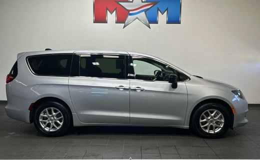 2024 Chrysler Voyager LX