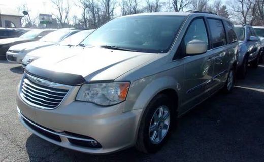 2013 Chrysler Town AND Country Touring