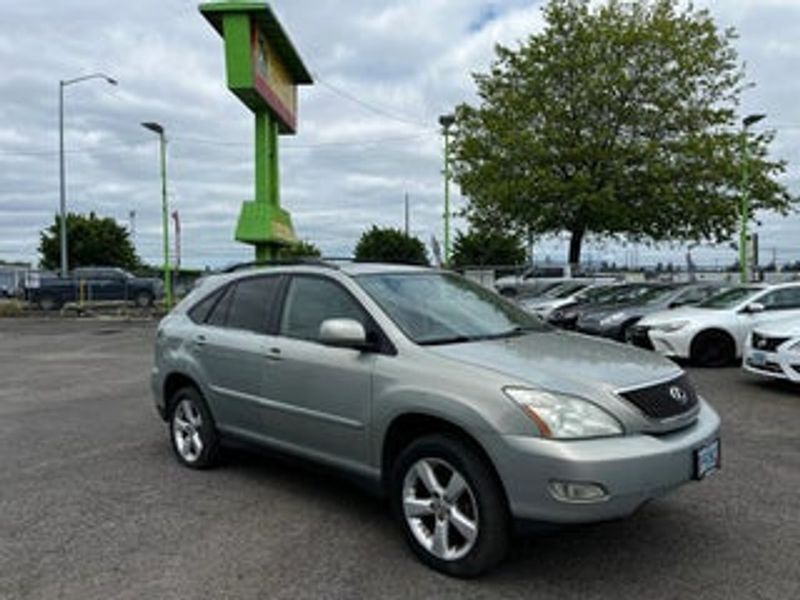 2005 Lexus RX — a typically priced live listing
