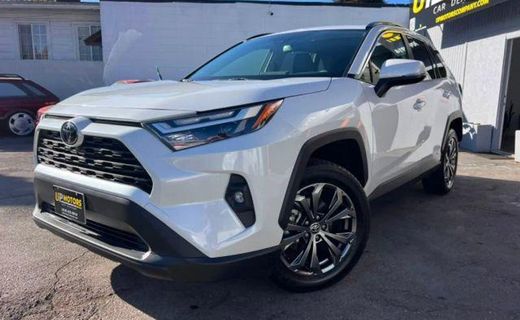 2025 Toyota RAV4 XLE Premium