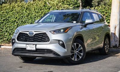 2021 Toyota Highlander XLE NAV