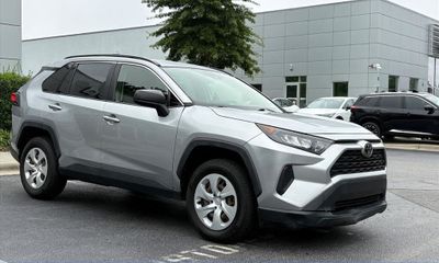 2019 Toyota RAV4 LE