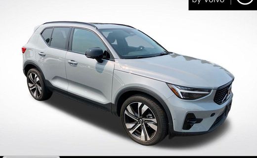2024 Volvo XC40 Plus Dark