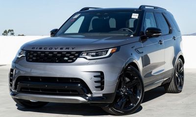 2025 Land Rover Discovery P360 Dynamic SE