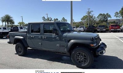 2026 Jeep Gladiator Sport