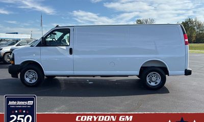 2025 Chevrolet Express EXT