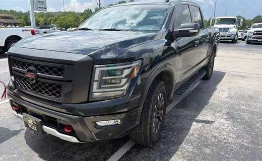 2021 Nissan Titan