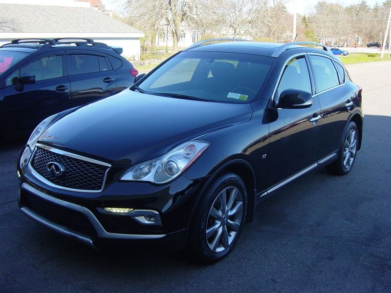 2017 Infiniti QX50 — a typically priced live listing