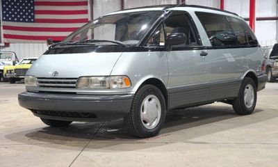 1992 Toyota Previa LE