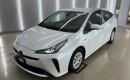 2021 Toyota Prius LE