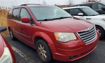 2008 Chrysler Town AND Country Touring Signature