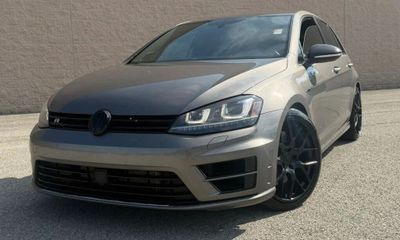 2017 Volkswagen Golf R Base