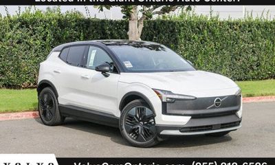 2026 Volvo EX30 CC Ultra