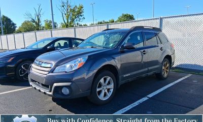 2013 Subaru Outback Premium M R