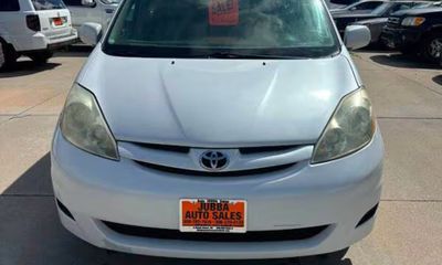 2005 Toyota Sienna XLE