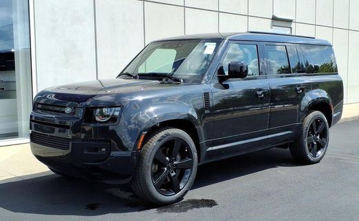 2026 Land Rover Defender 130 SE