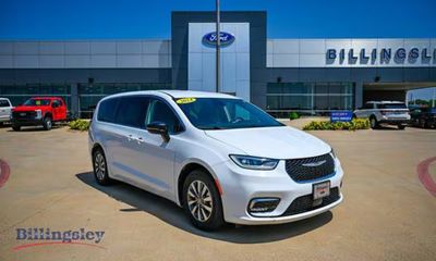 2024 Chrysler Pacifica Select