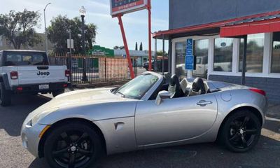 2006 Pontiac Solstice Convertible
