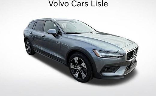 2021 Volvo V60CC Momentum