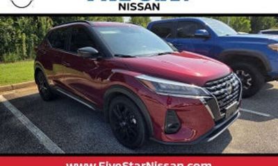2023 Nissan Kicks SR