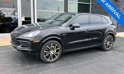 2023 Porsche Cayenne E Hybrid Platinum