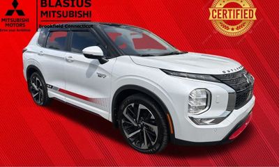 2023 Mitsubishi Outlander SE Ralliart Edition