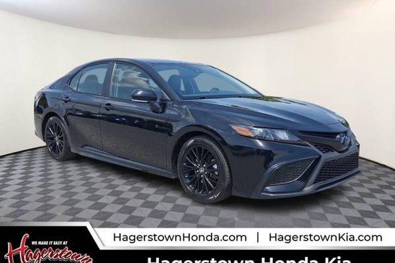 2022 Toyota Camry Hybrid — a typically priced live listing