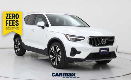 2025 Volvo XC40 Plus Bright