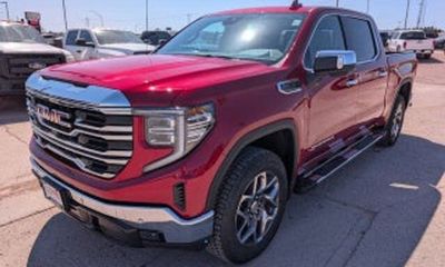 2026 GMC Sierra SLT
