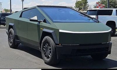 2024 Tesla Cybertruck Cyberbeast