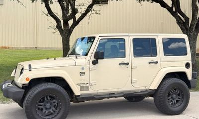 2012 Jeep Wrangler Sahara