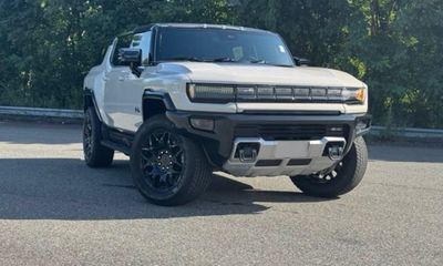 2026 GMC Hummer EV SUV 2X