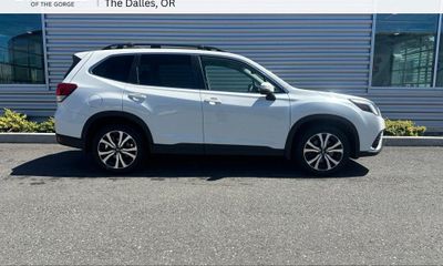 2023 Subaru Forester Limited ES Navi