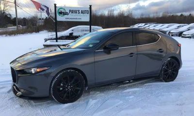 2024 Mazda MAZDA3 Premium Plus Package