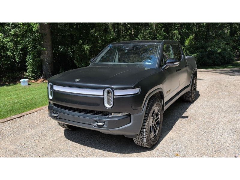 2022 Rivian R1T — a typically priced live listing