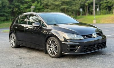 2017 Volkswagen Golf R Base