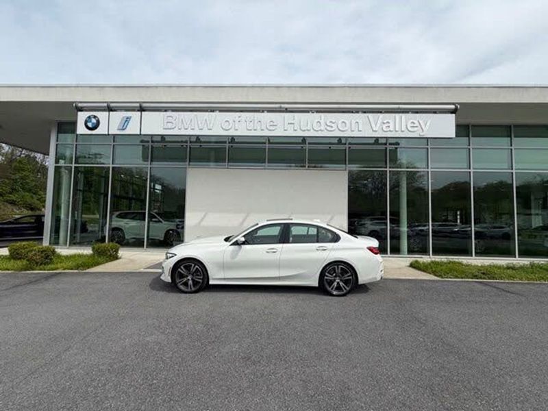 2023 Bmw 3 Series — a typically priced live listing