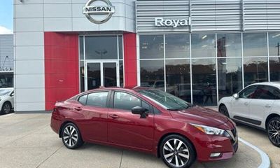 2021 Nissan Versa SR