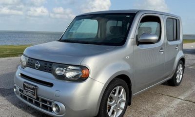 2010 Nissan Cube 18 SL