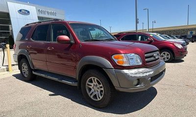 2004 Toyota Sequoia SR5