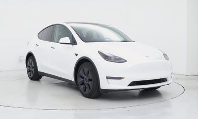 2025 Tesla Model Y Long Range