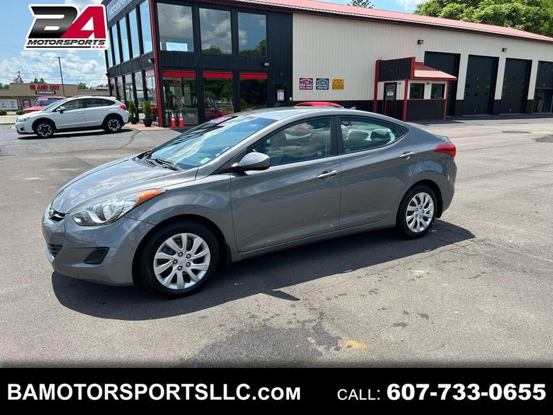2013 Hyundai Elantra — a typically priced live listing