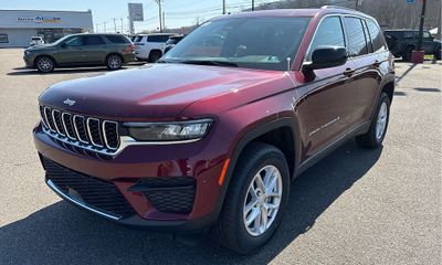 2026 Jeep Grand Cherokee Base Laredo