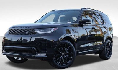 2026 Land Rover Discovery P360 Dynamic SE