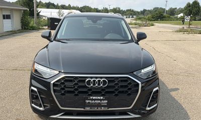 2024 Audi Q5 E S Line Quattro