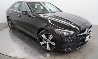 2025 Mercedes-Benz C-Class C300